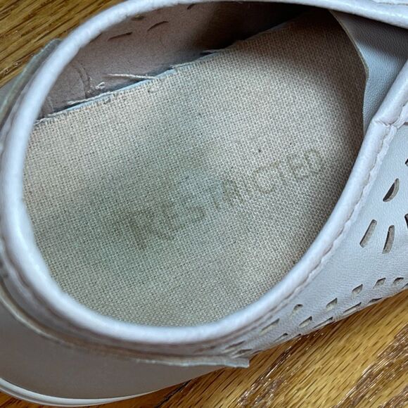 Restricted | Blush Pink Eyelet Sneakers | Size 9 - Picture 10 of 11
